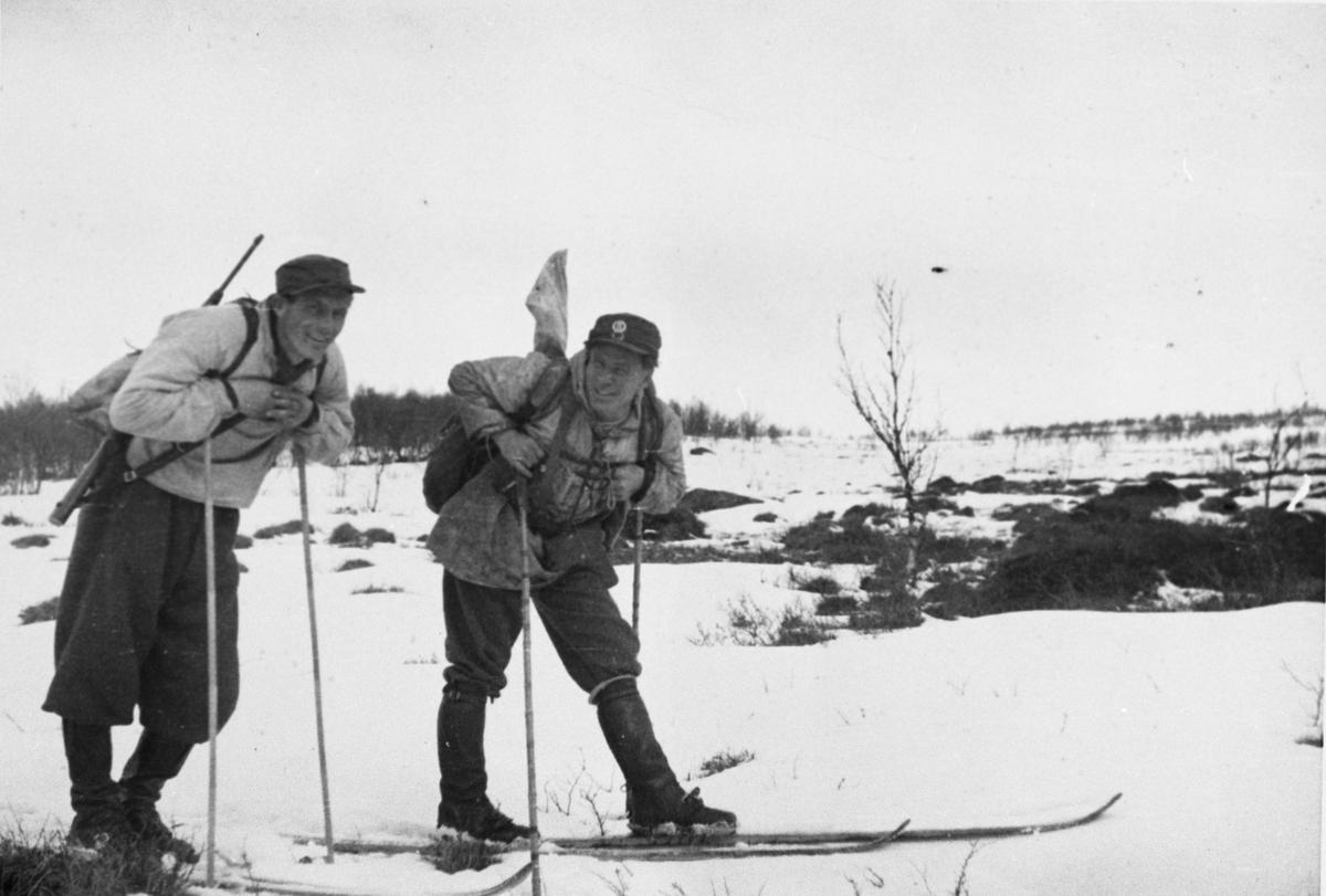 Oddvar Dobloug, To Grebe Red-karer - Helge Ness og Rolf Øvergaard (Se også MINØ.037975)