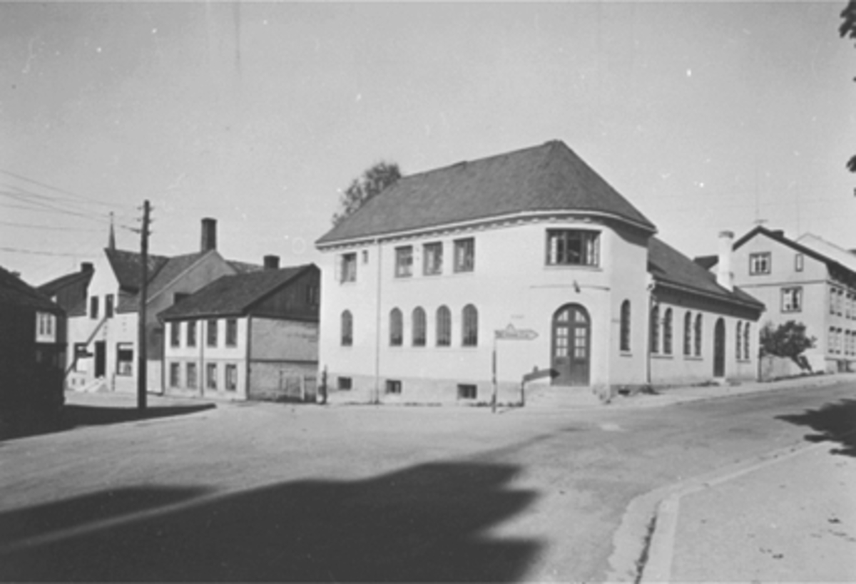 Anno Domkirkeodden, KRYSSET GRØNNEGATE 83-85/SKOLEGATA 2 FRELSESARMEENS LOKALE.