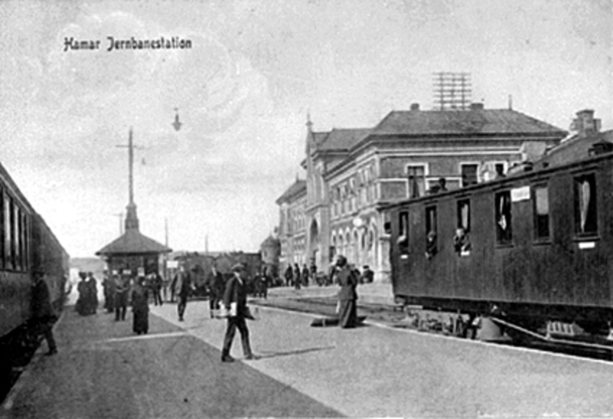 Anno Domkirkeodden, FRA HAMAR JERNBANESTASJON, PERRONG, NARVESENKIOSK, FOLKELIV