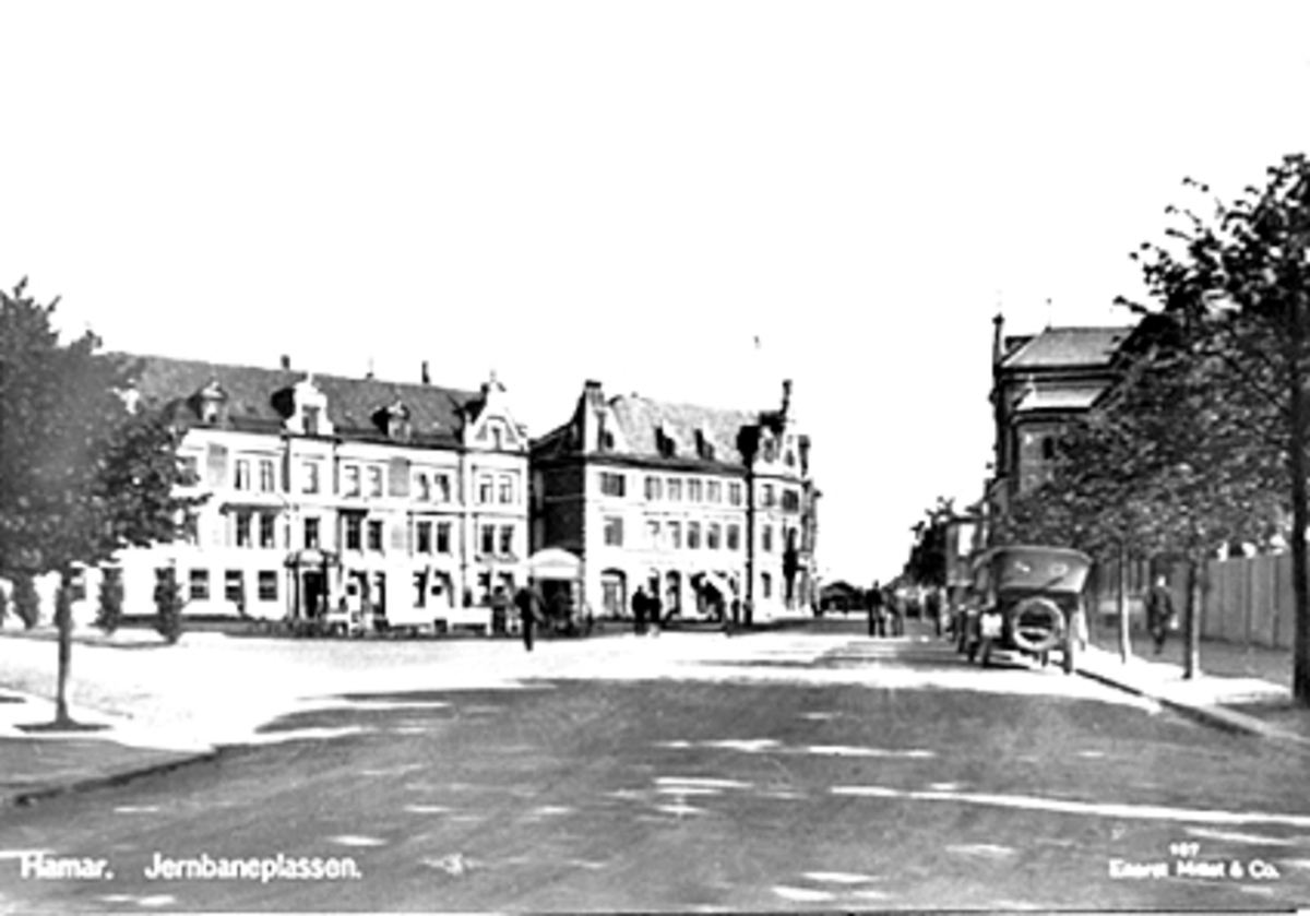 Anno Domkirkeodden, JERNBANEPLASSEN, JERNBANESTASJON, SINGERGÅRDEN OG GRAND HOTEL, TORGGATA 3