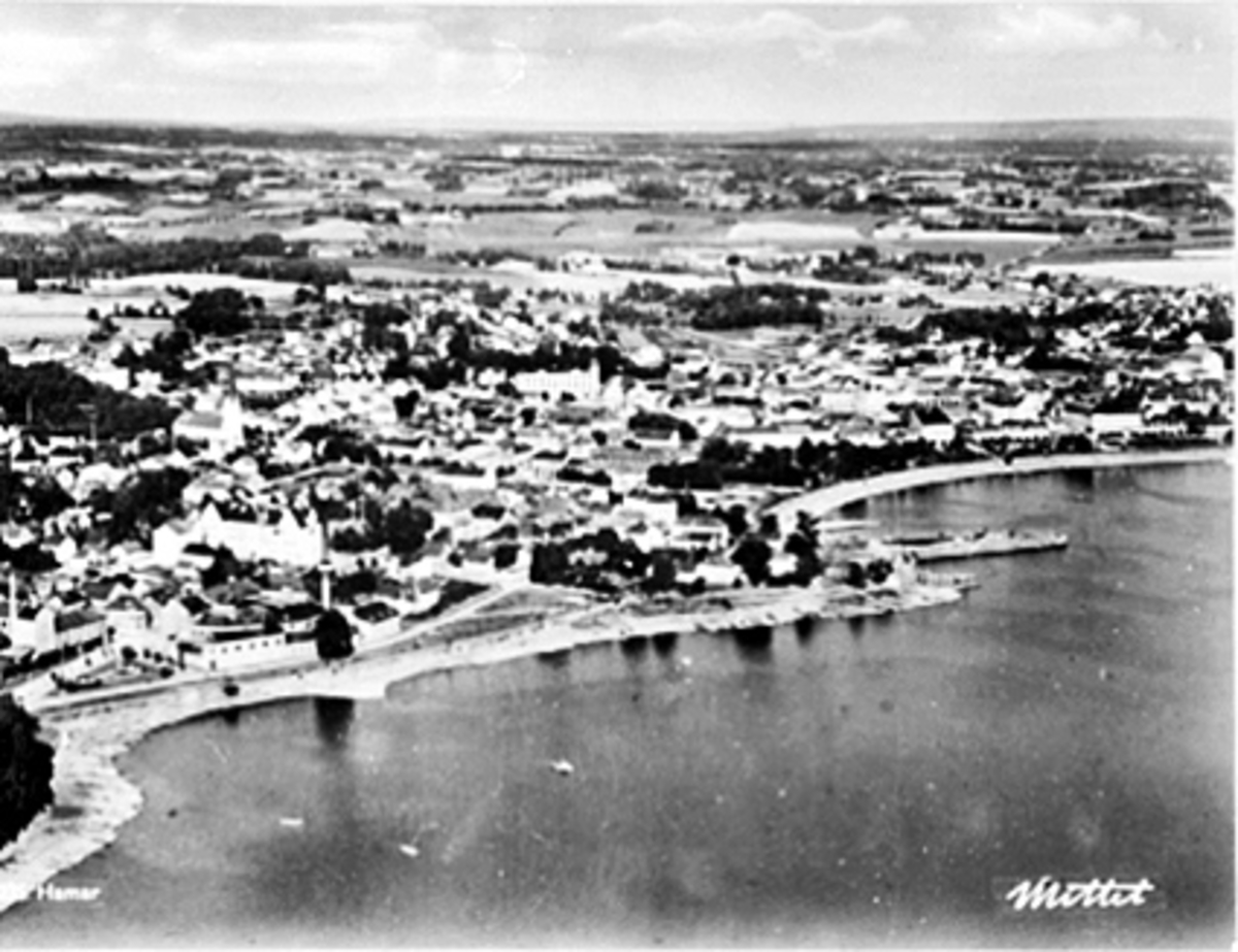Anno Domkirkeodden, FLYFOTO, FRA STORHAMARSTRANDA MOT VANG, KOIGEN, HAMAR NORD-ØST