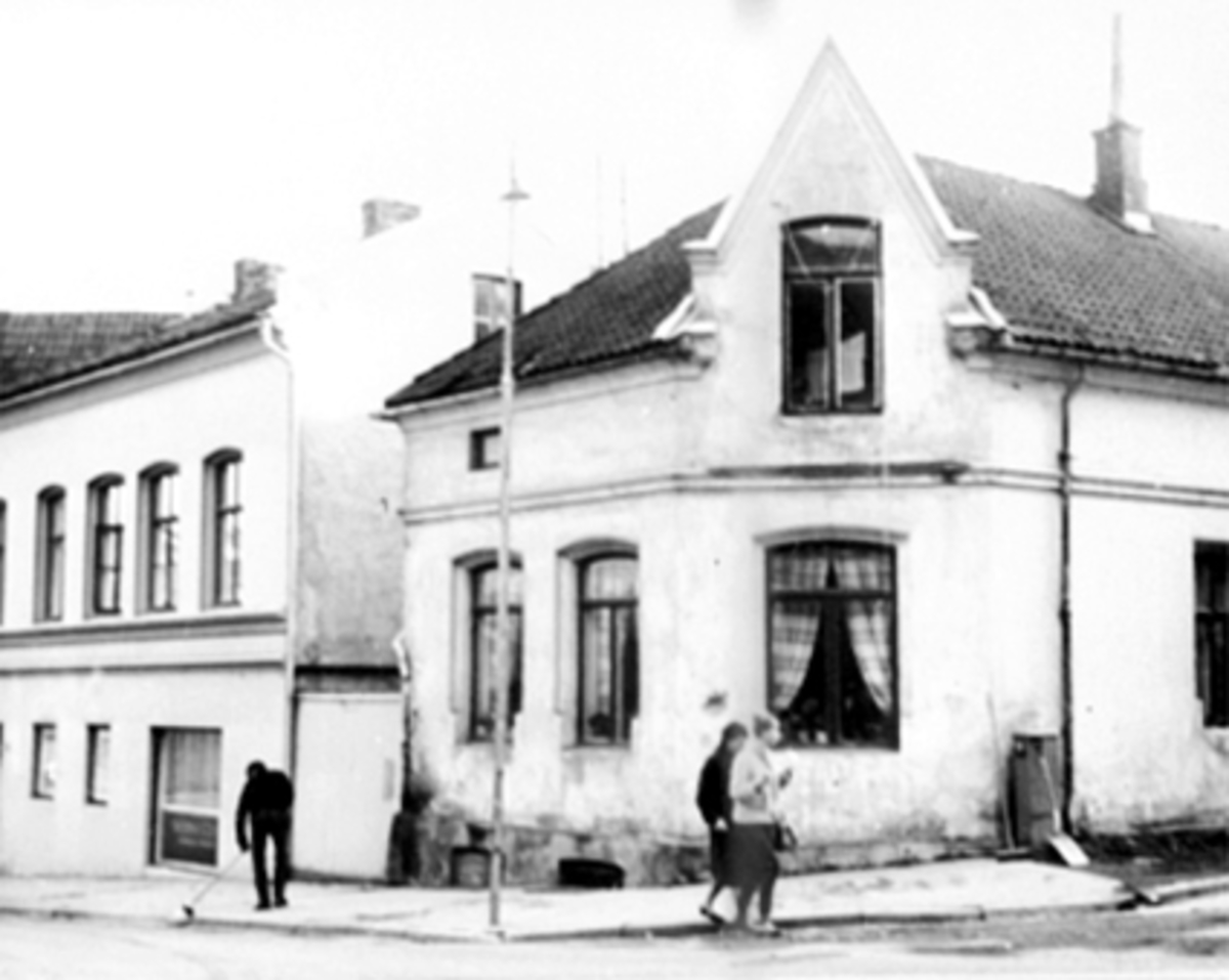 Anno Domkirkeodden, EKSTERIØR LILLE STRANDGATE 3 ELLER STORHAMARGATA 12, SETT FRA KRYSSET STORHAMARGATA/MORTERUDSGATE