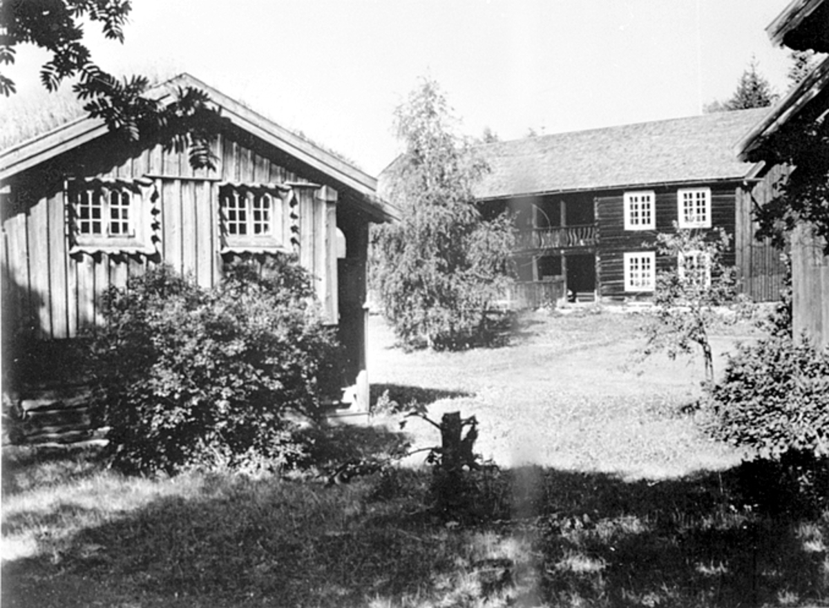Anno Domkirkeodden, HEDMARKSTUNET, FRA VENSTRE SKRÅSTADLOFTET, HUBREDBYGNINGEN OG BOLSTADBYGNINGEN, HEDMARKSMUSEET OG DOMKIRKEODDEN