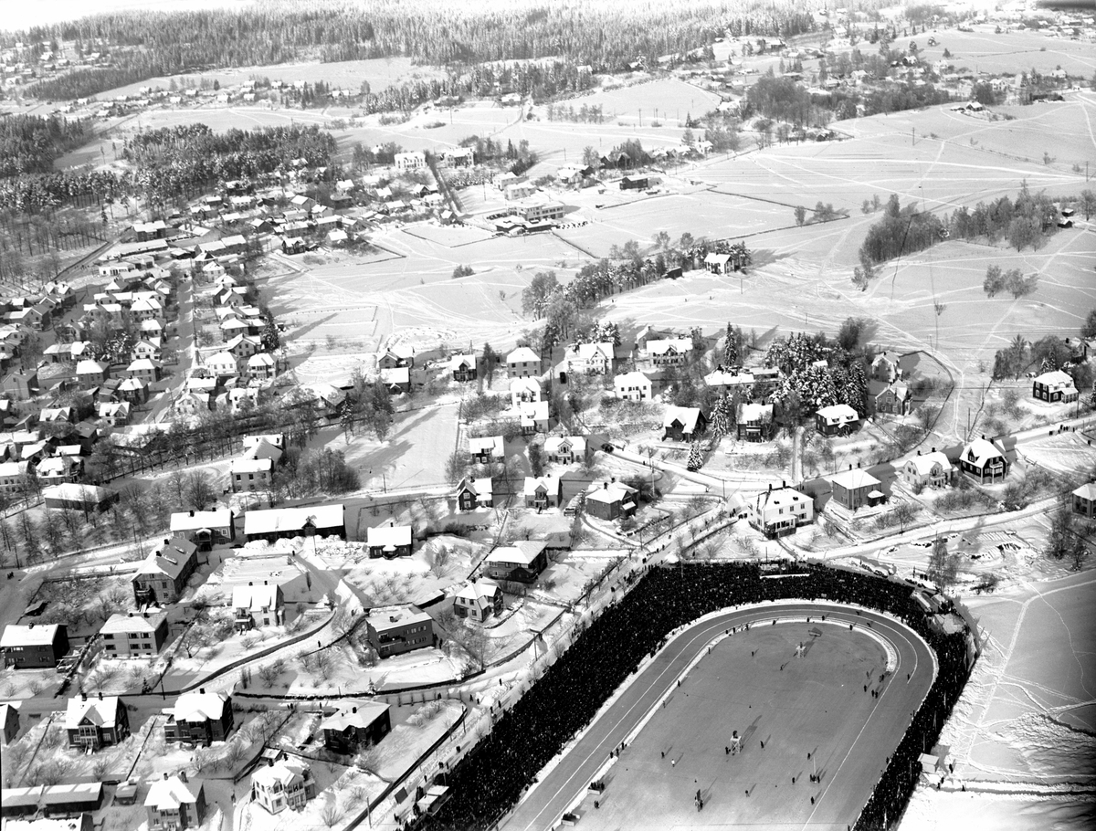 Widerøes Flyveselskap A/S, FLYFOTO, E. M. EUROPAMESTERSKAP PÅ SKØYTER, HAMAR STADION, ROLSLØKKA, MÆHLUMSLØKKA, VINTER