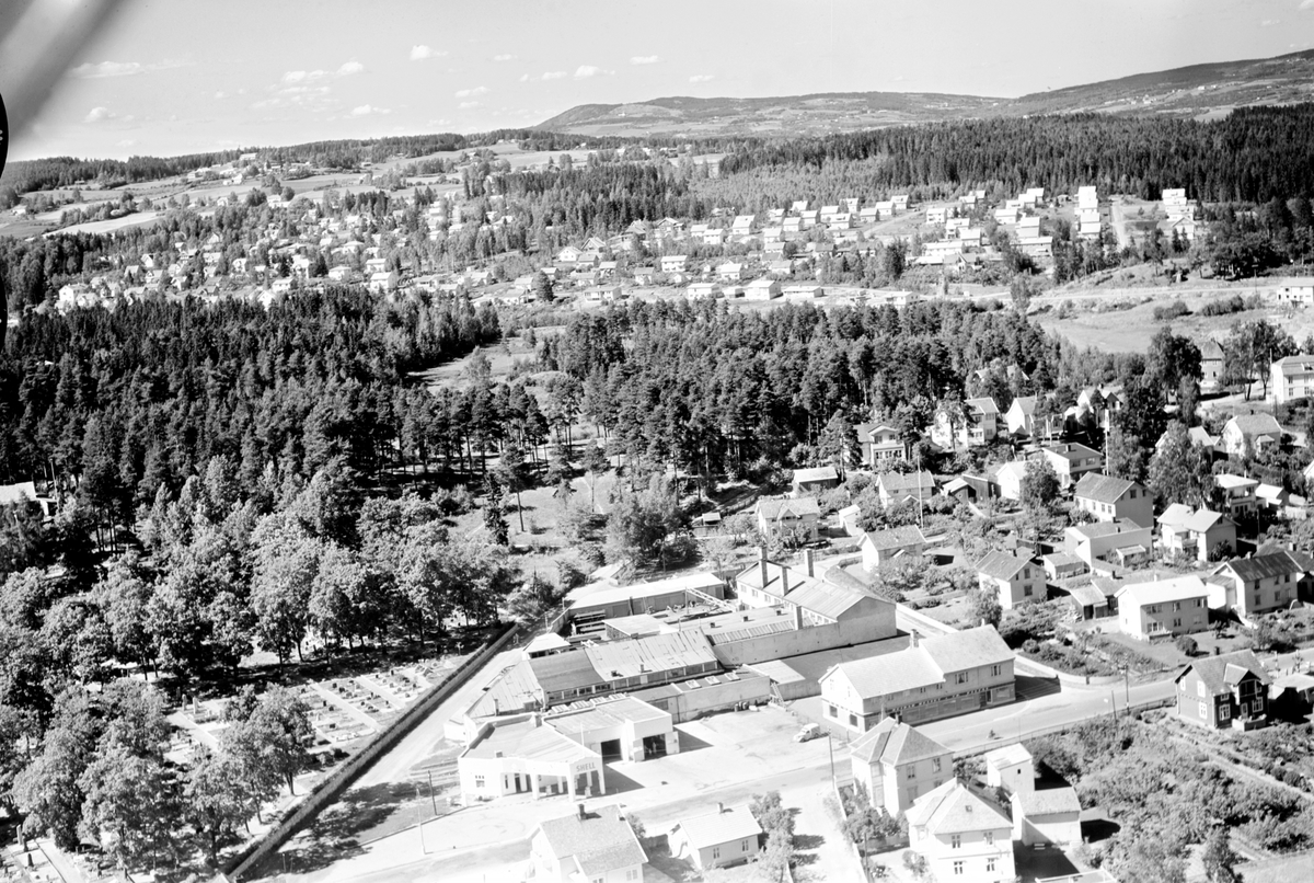 Widerøes Flyveselskap A/S, FLYFOTO, KIRKEGÅRDEN, ANKERLØKKEN MEK. VERKSTED, ANKERSKOGEN MOT MÆLUMSLØKKA