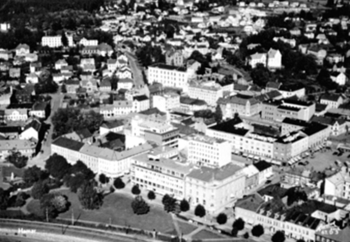 Anno Domkirkeodden, FLYFOTO, STRANDGATEPARKEN, ØSTRE TORG MOT SJUKEHUSET
