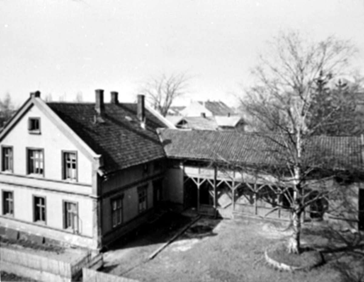 Anno Domkirkeodden, EKSTERIØR, SVERDRUPSGT. 12, INNSYN TIL BAKGÅRDEN
