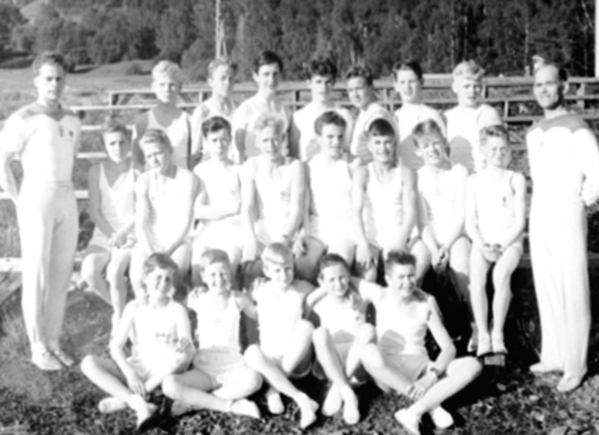 Anno Domkirkeodden, GRUPPE, 20 GUTTETURNERE, 2 TRENERE, HAMAR TURNFORENING, H. I. L.