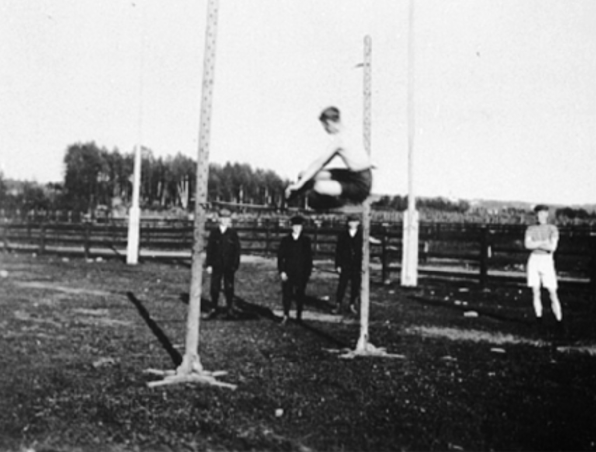 Anno Domkirkeodden, OTTO MONSEN HOPPER HØYDE, FOLKEIDRETT MESTERSKAP