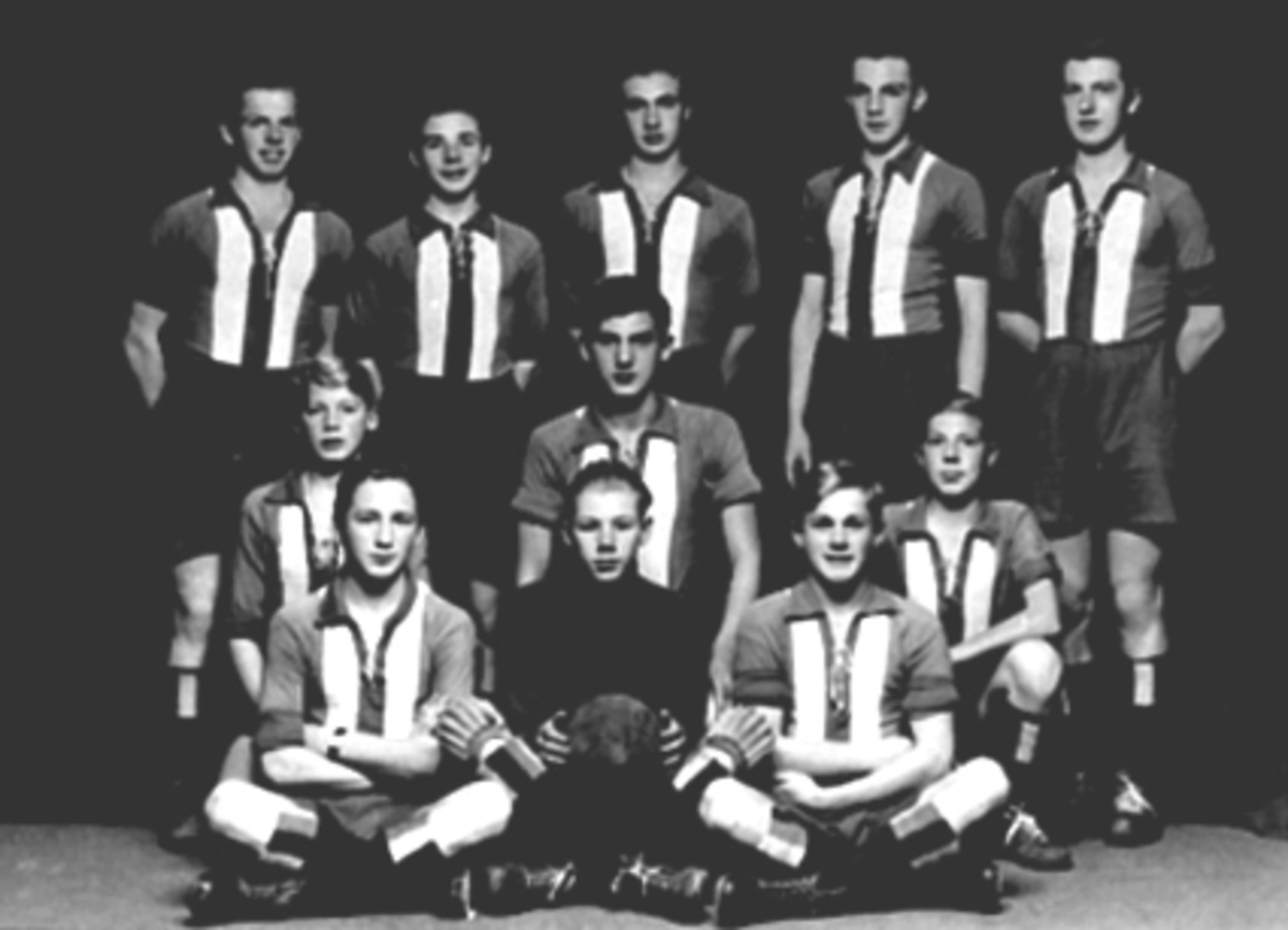 Anno Domkirkeodden, GRUPPE, KRETSMESTERE FOTBALL, H. I. L. , GUTTERO. Strand, S. Pedersen, B. Stendahl, T. Søgaard, H. S. Martinsen, P. Løberg, O. Johnsen, K. Stang, R. Eriksen, G. Røssum, K. Alfstad