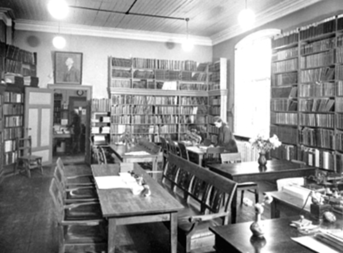 Anno Domkirkeodden, INTERIØR, HAMAR FOLKEBIBLIOTEK, MIDTBYEN SKOLE, LESESAL, FOLK