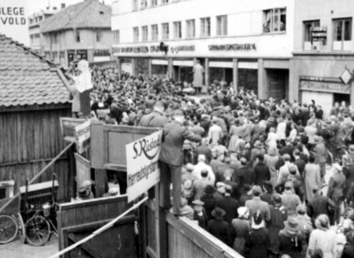 Anno Domkirkeodden, MAIDAGER 1945, MYE FOLK I TORGGATA, NYHETER OM FRED ETTER KRIGEN.