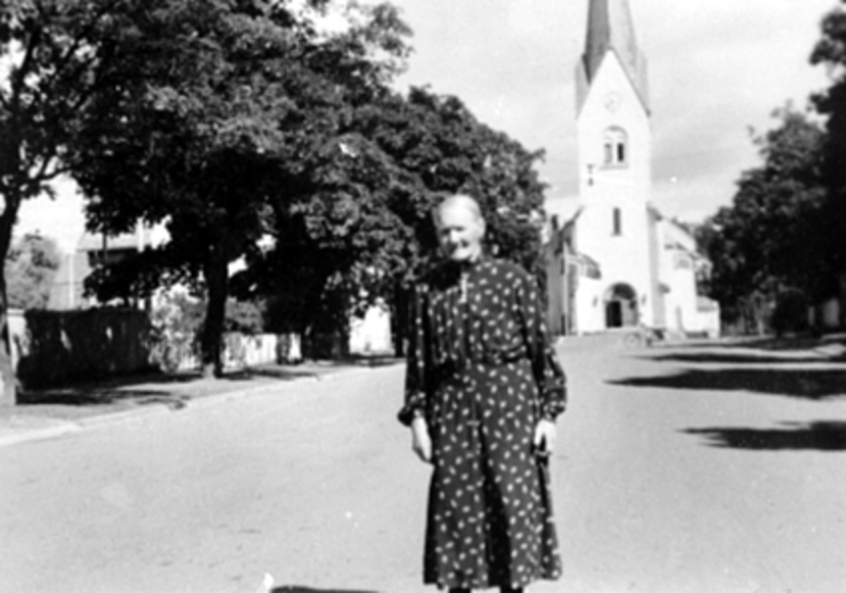 Anno Domkirkeodden, PORTR: LINA ANDERSEN SPIKKERUD, KIRKEBAKKEN