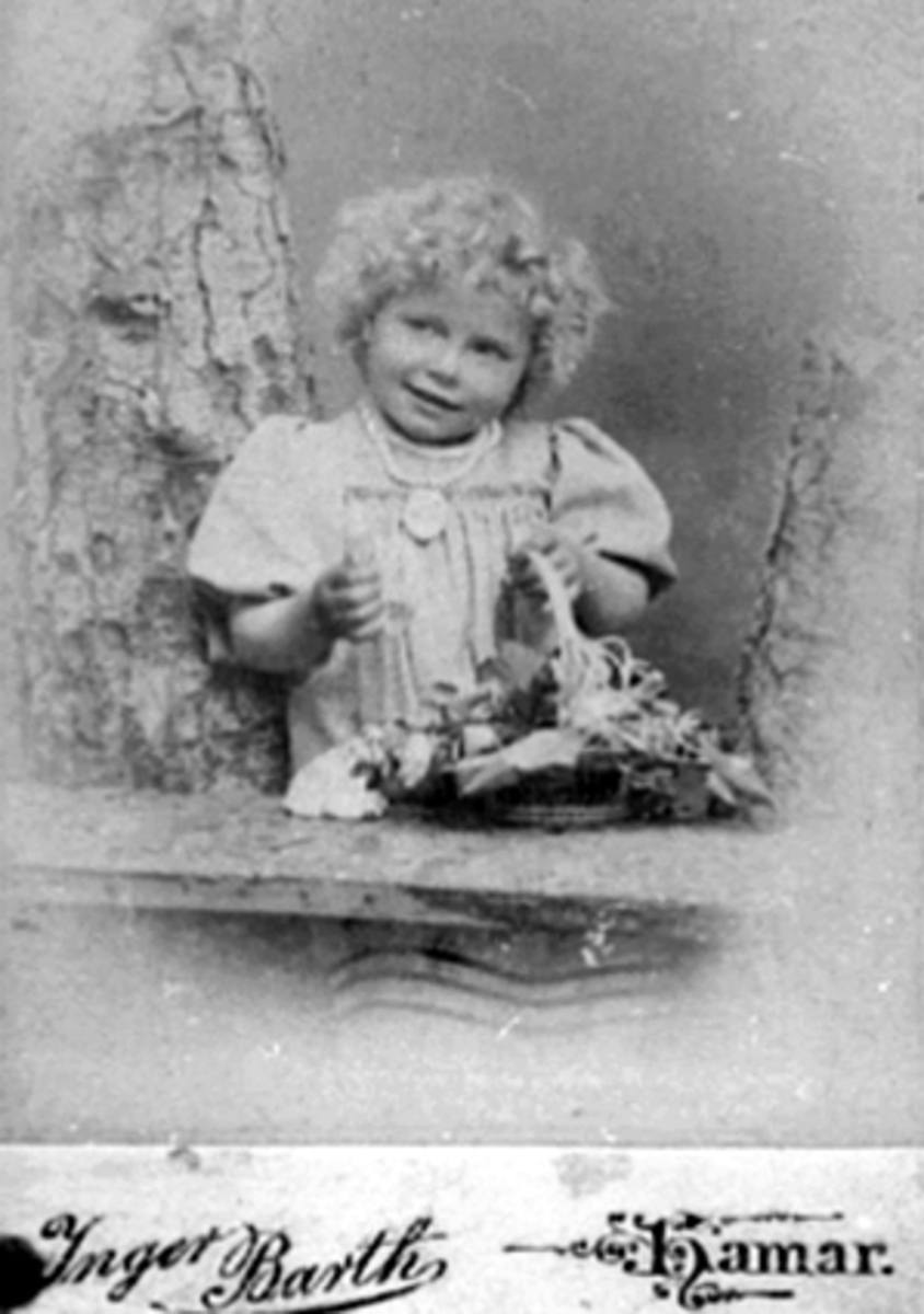 Anno Domkirkeodden, PORTR: ANNA STRANDLI NILSEN, 3 ÅR GAMMEL