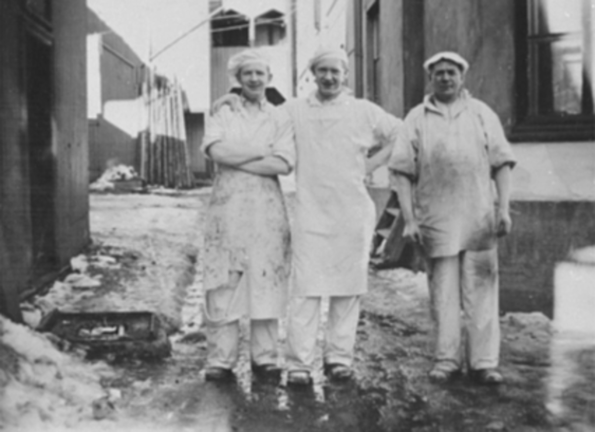 Anno Domkirkeodden, Aasgården, gruppe 3 bakere, Baker Ditrichsen. f.v. Sverre Seeberg, Rolv Østby, Andreas Syversen.