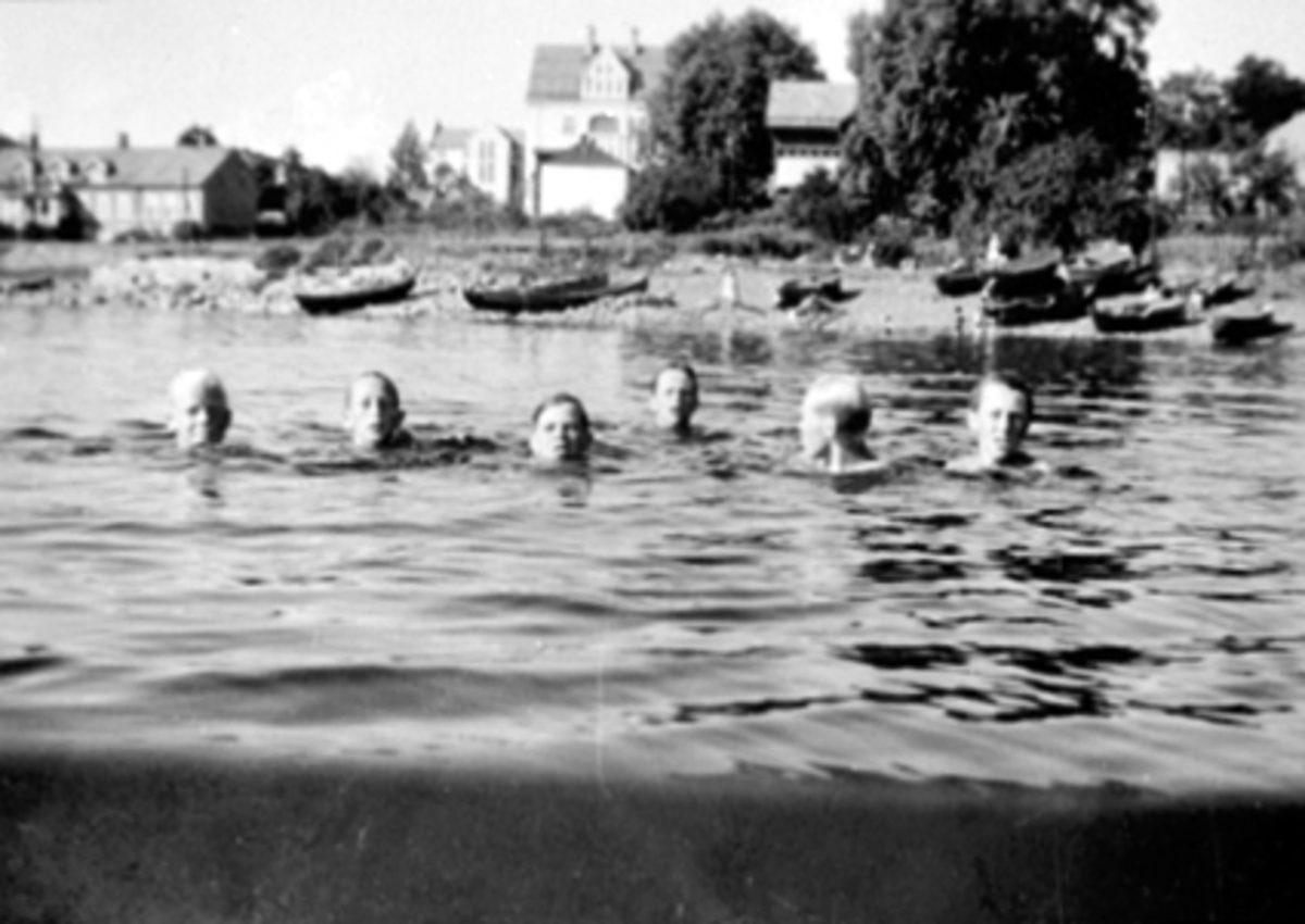 Anno Domkirkeodden, Badeliv, Koigen, Mjøsa, Hamar. Fra v: Hans Hansen, Kjell Aalerud, Bjørn Solvang, Kjell Bækkedahl, Harry Kristiansen, Bjarne Bratli.