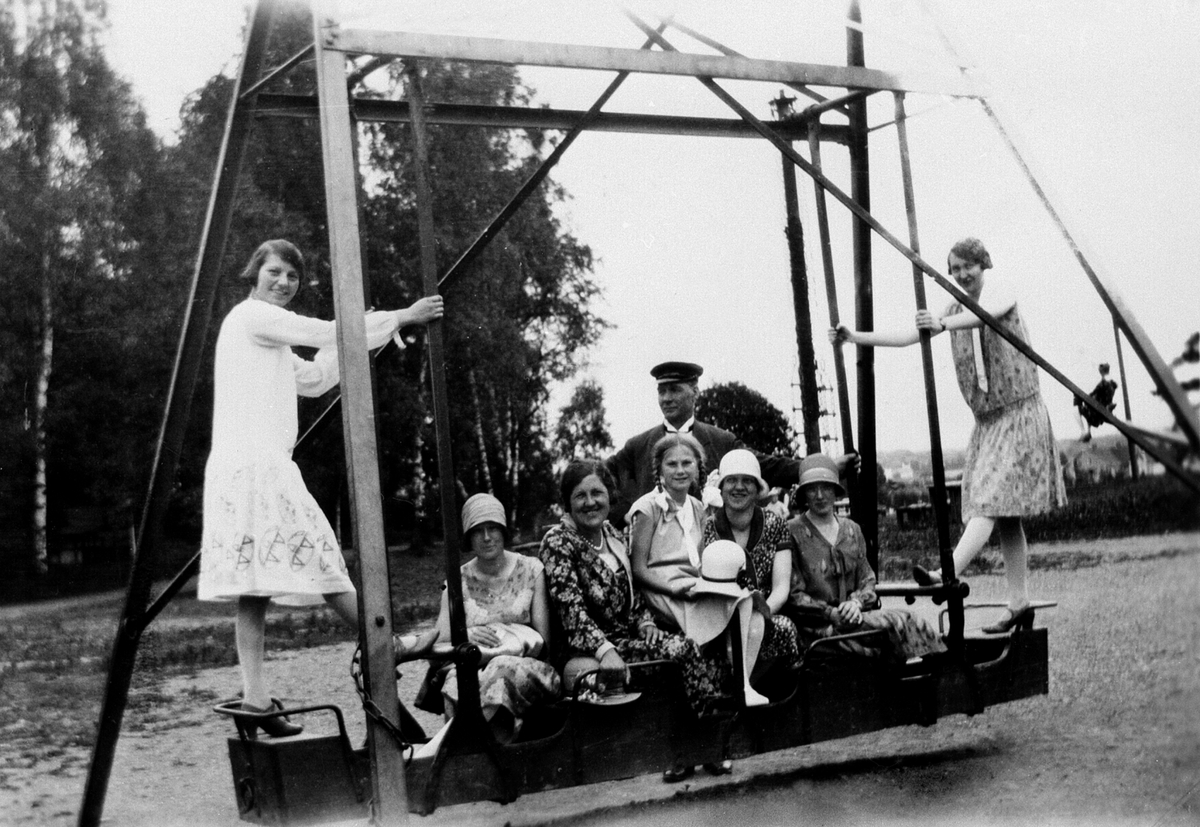 Anno Domkirkeodden, Hamar Park, "storhuska", huskestativ. 1925-1930. "Båthuska"