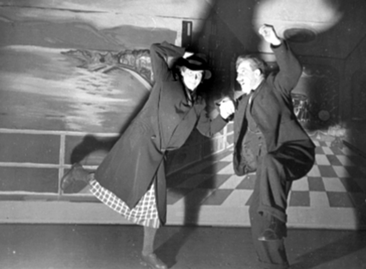 Anno Domkirkeodden, MARTENSREVYEN: A. S. BONDEGULL, RANDI NORMANN, REVY-PER: PEDER PERDERSEN, DANSER