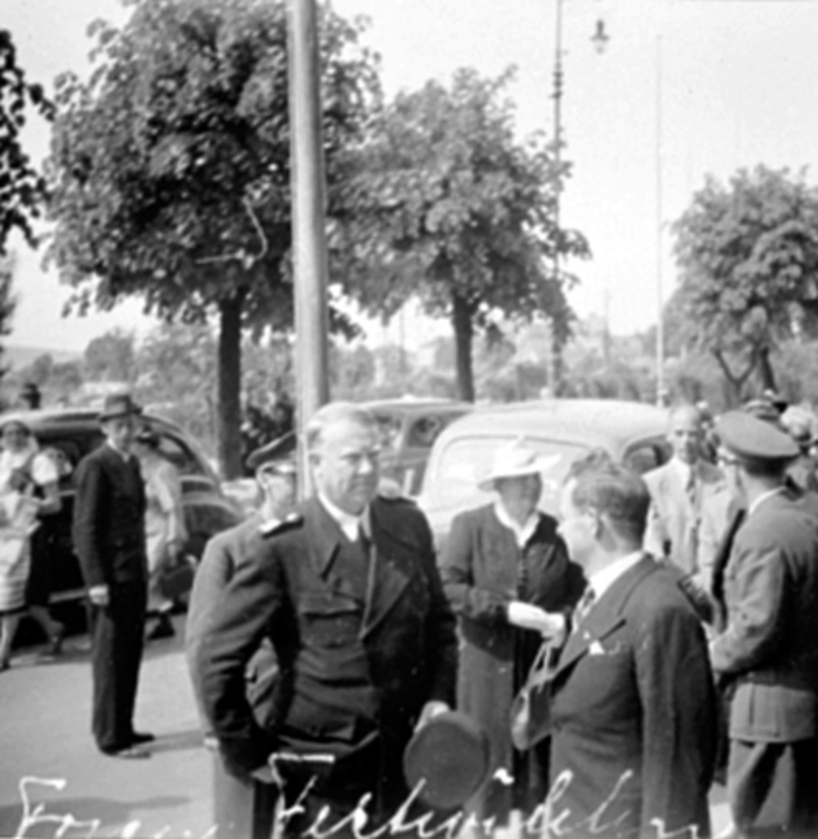 Anno Domkirkeodden, NAZISTMØTE, NS-MØTE, UTENFOR FESTIVITETEN, VIDKUN QUISLING ØNSKES VELKOMMEN AV FYLKESMANN URIES HASSEL.