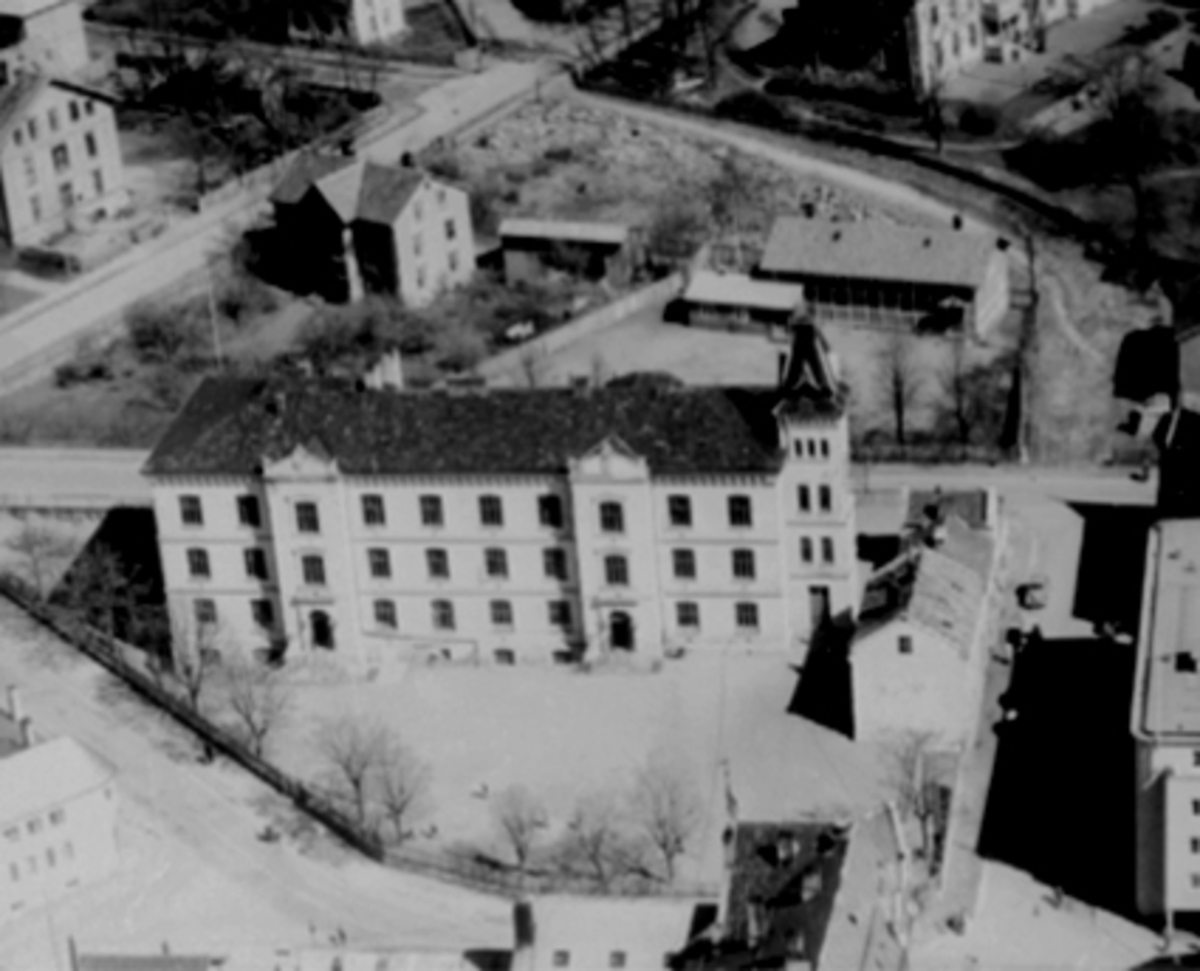 Anno Domkirkeodden, FLYFOTO, MIDTBYEN SKOLE