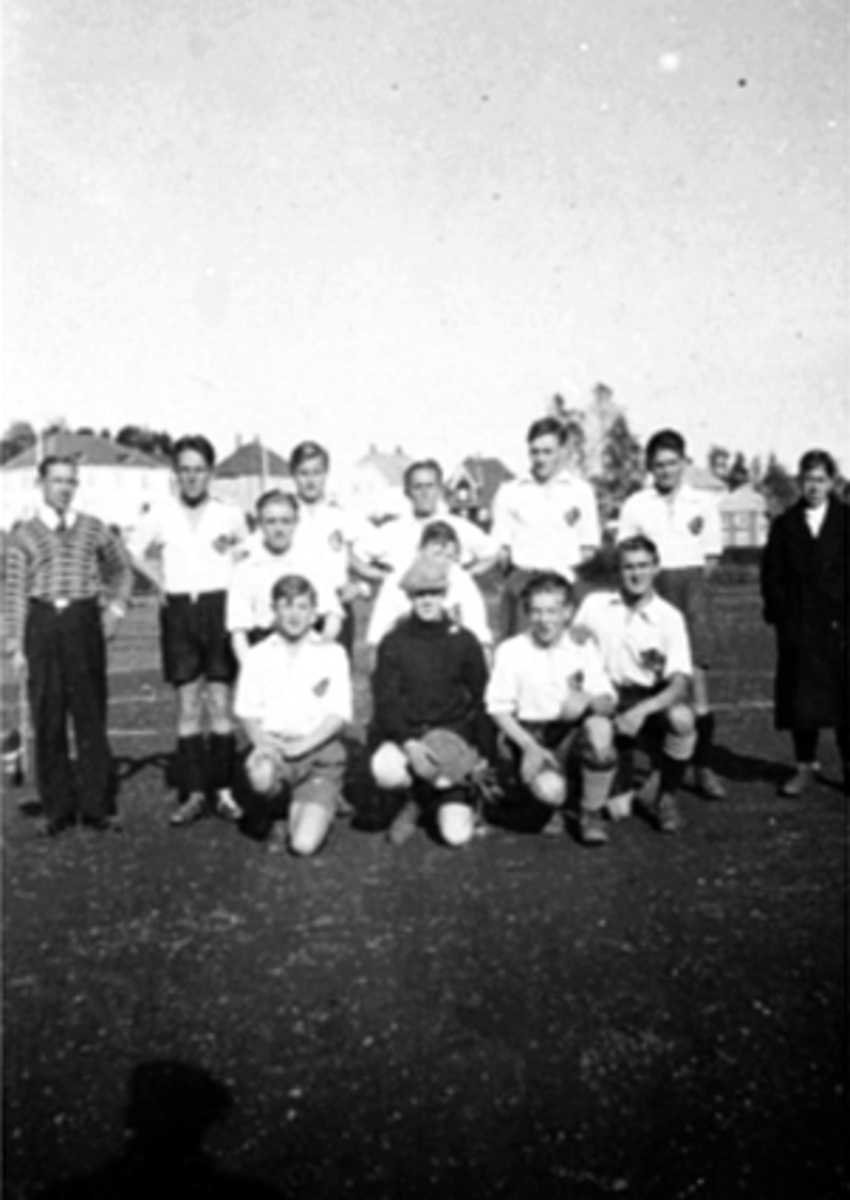 Anno Domkirkeodden, GRUPPE 13, FOTBALLAG, GUTTER, HIL, HAMAR IDRETTSLAG, LINJEDOMMER, HAMAR STADION