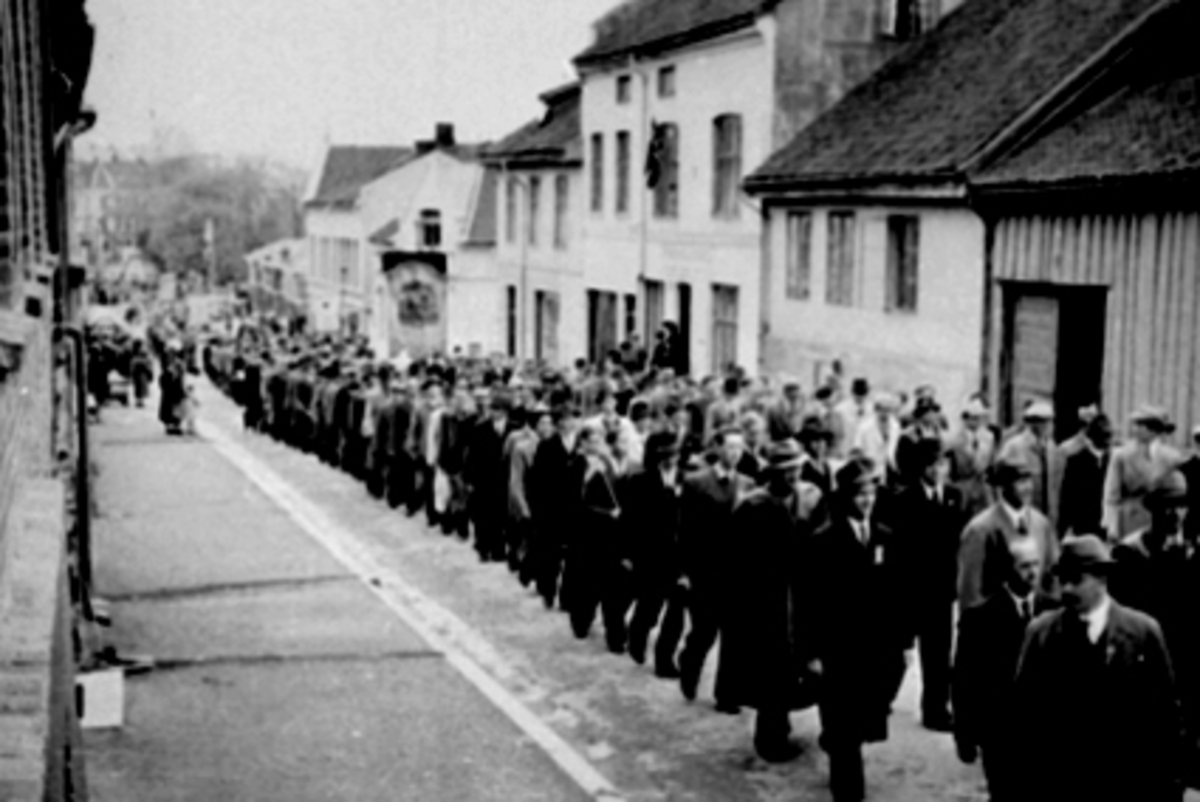 Anno Domkirkeodden, 17. MAITOG 1945, BORGERTOGET I STORHAMARGATA