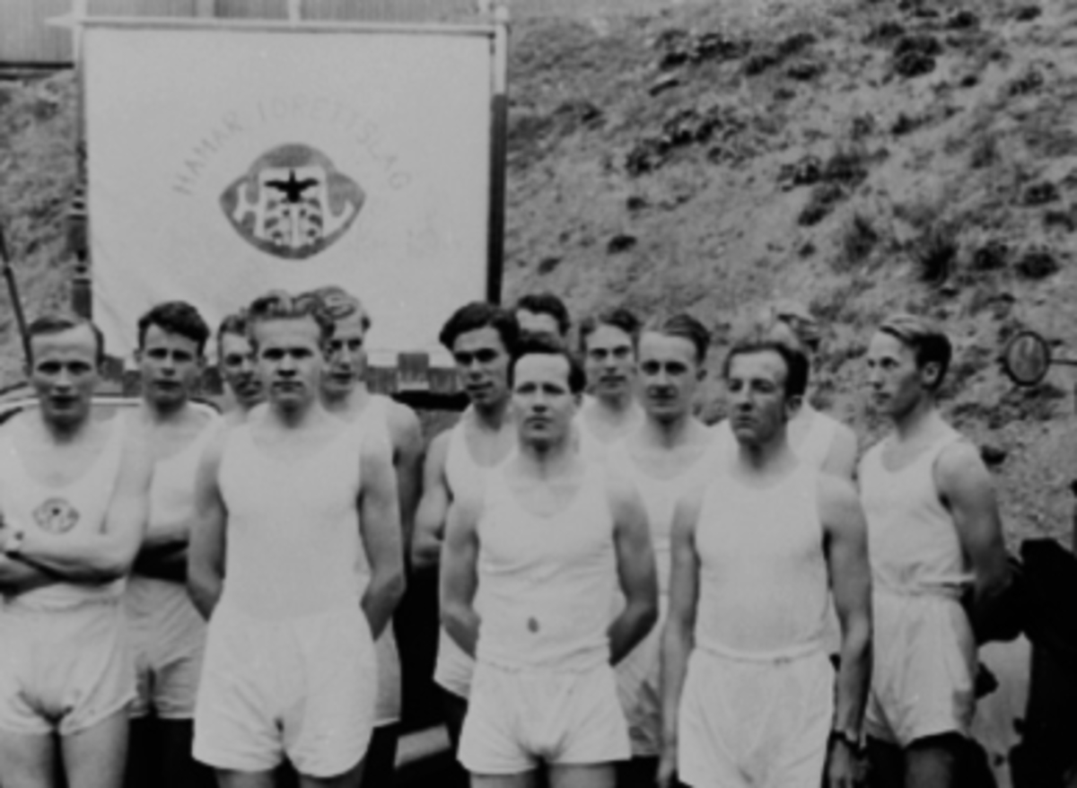 Anno Domkirkeodden, GRUPPE 13 MENN, H. I. L. FRIIDRETTSLAG I HOLMENKOLLSTAFETTEN 1939