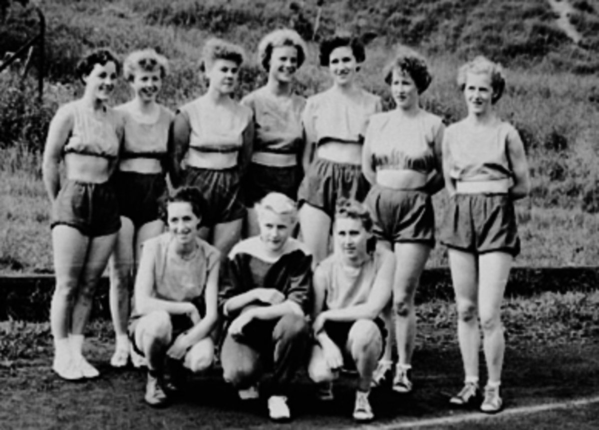 Anno Domkirkeodden, GRUPPE 10 KVINNER, DAMEHÅNDBALLAG,