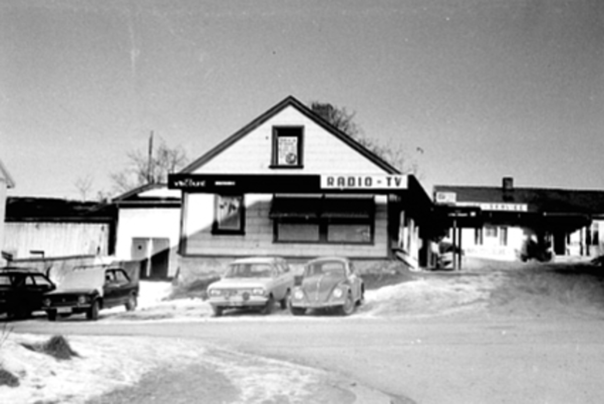 Anno Domkirkeodden, EKSTERIØR GRØNNEGATA 93 - GRØNNEGATA 91, GRÅBERG, RADIO OG TV UTSALG, SENERE RILLA PLATEBARREVET 14. 06. 1984