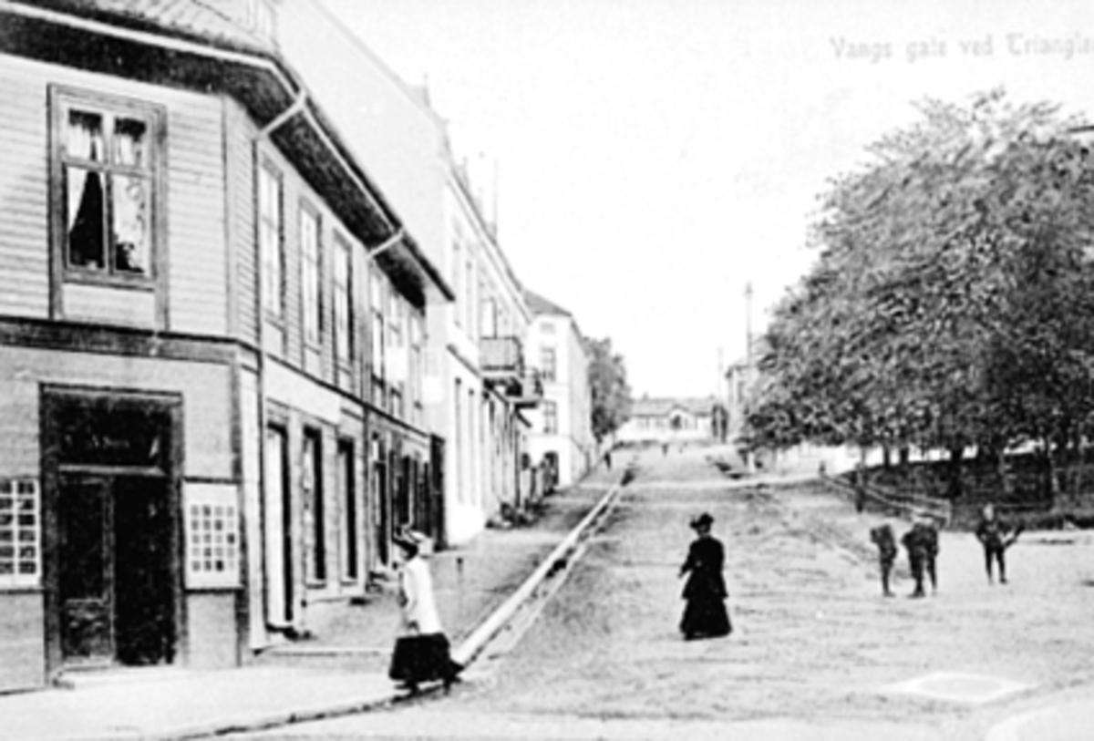 Anno Domkirkeodden, STRANDGATA 61, A. STEENS FORETNING, LIERBAKKEN, TRIANGELEN, FOLK I GATA