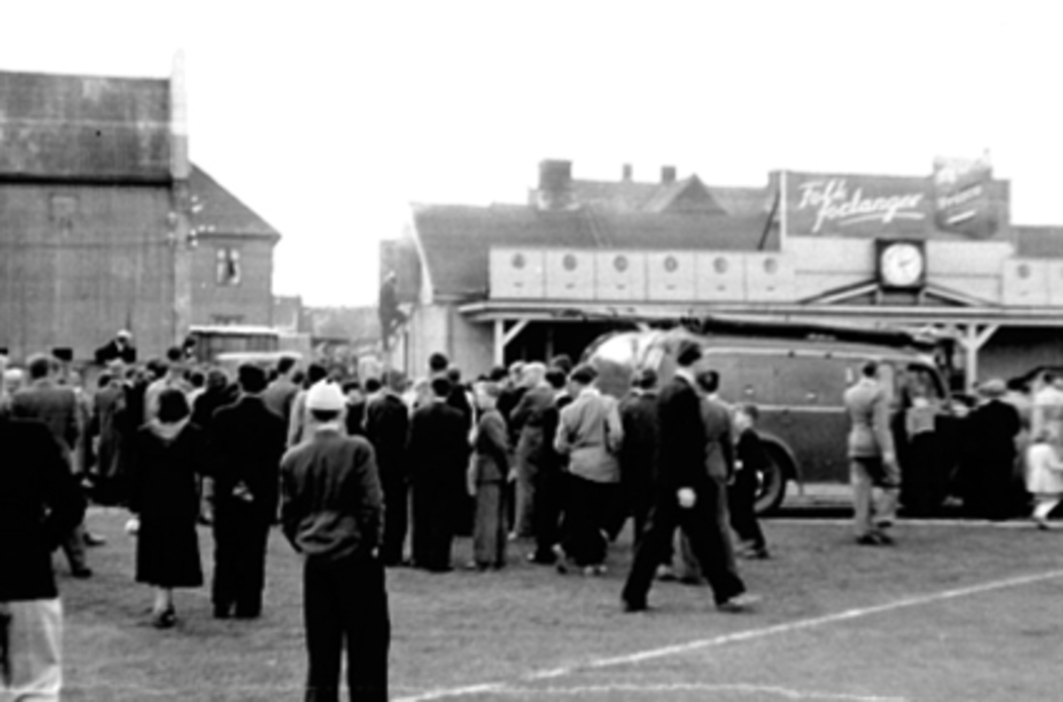 Anno Domkirkeodden, HAMAR STADION, BRANNBIL, FOLK