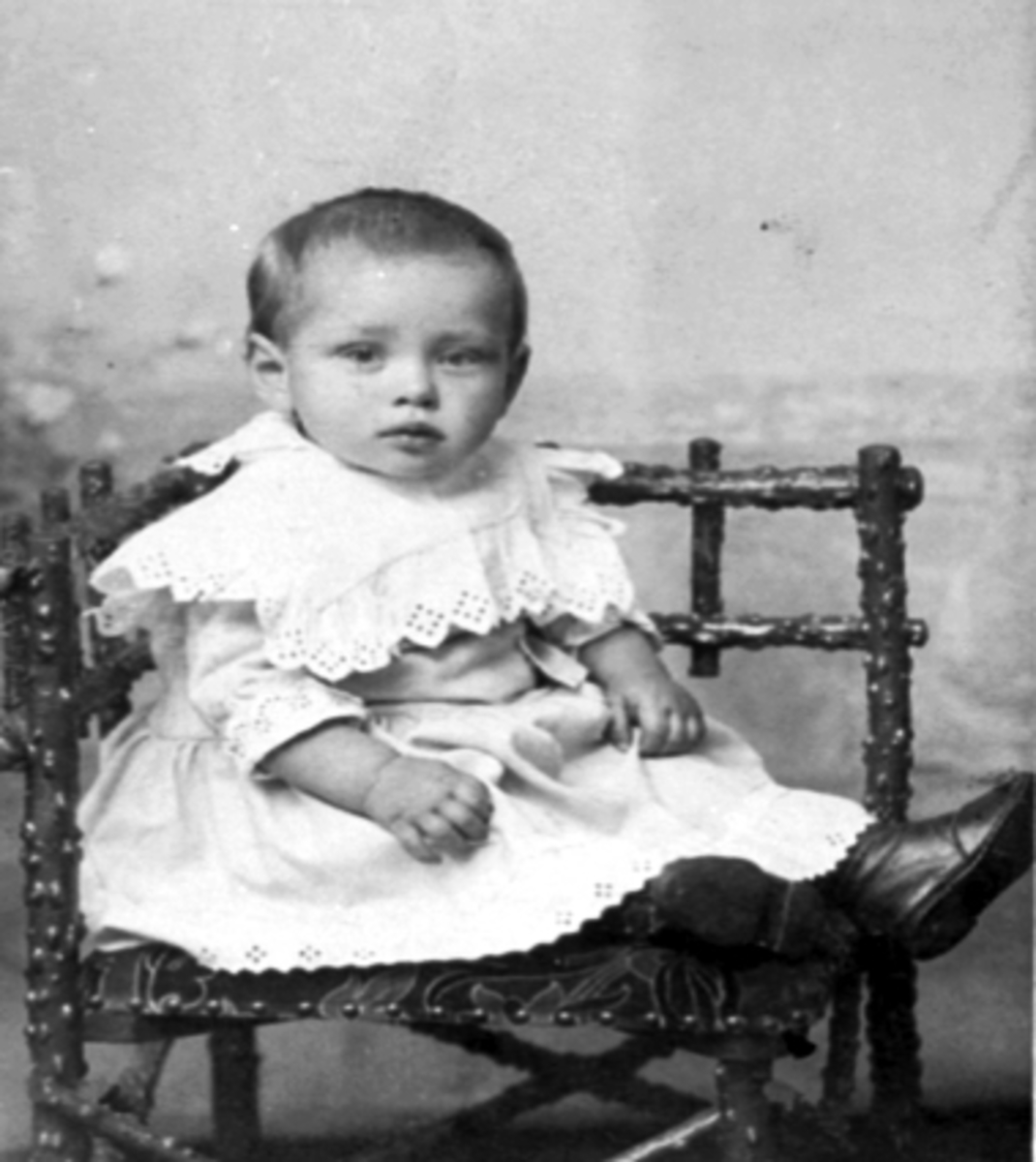 Anno Domkirkeodden, LEIF PRAG FØDT 1901, BARNEKLÆR