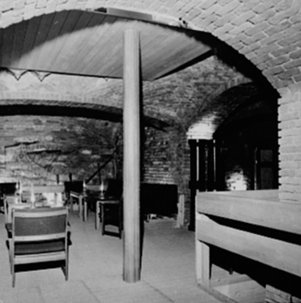 Anno Domkirkeodden, HAMAR BRYGGERI, BRYGGERIGATA 12, GILDEHALLEN ETTER OMBYGGING, INTERIØRARKITEKT EDVIN HELSETH