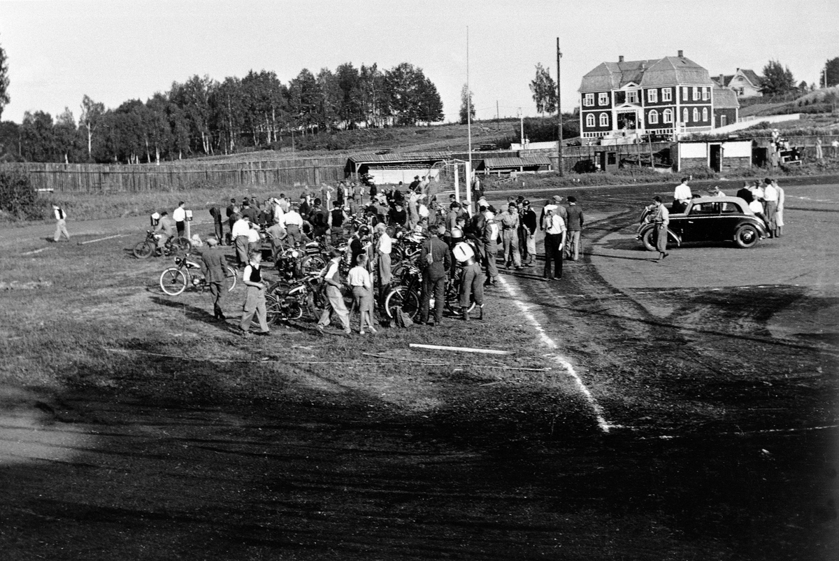 Anno Domkirkeodden, HAMAR STADION, MOTORSYKKELSTEVNE, MOTORCROSS, BAK: BIOGRAFEN KINO