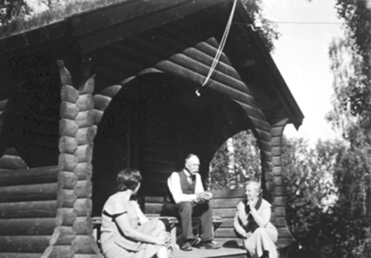 Anno Domkirkeodden, VINDHEIA, ASLAK BOLTS GATE 34, FERDIGHYTTE FRA NES ALLMENNING, SOFUS LYSTAD I MIDTEN