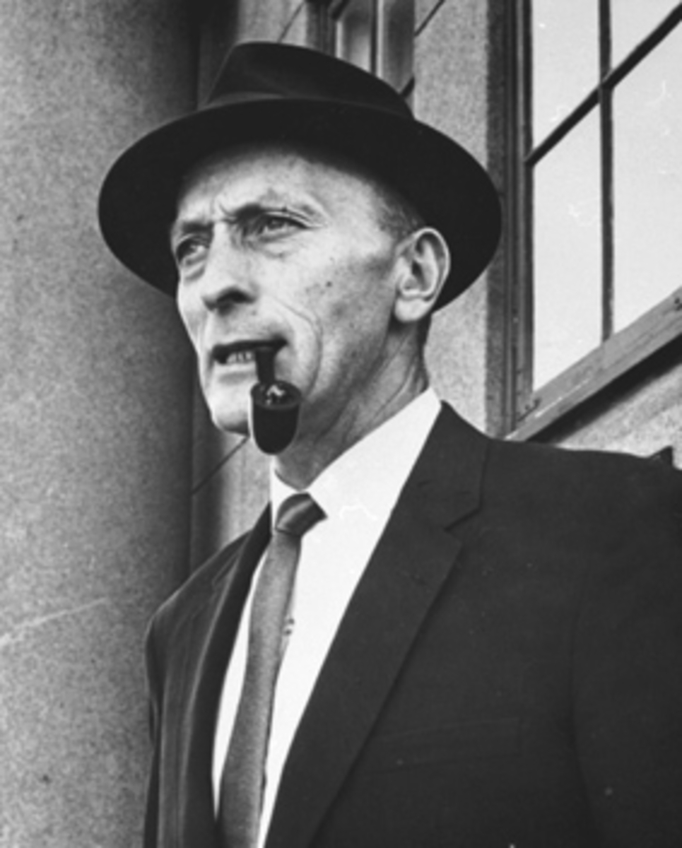 Anno Domkirkeodden, ANDREW SOLLI RØYKER PIPE