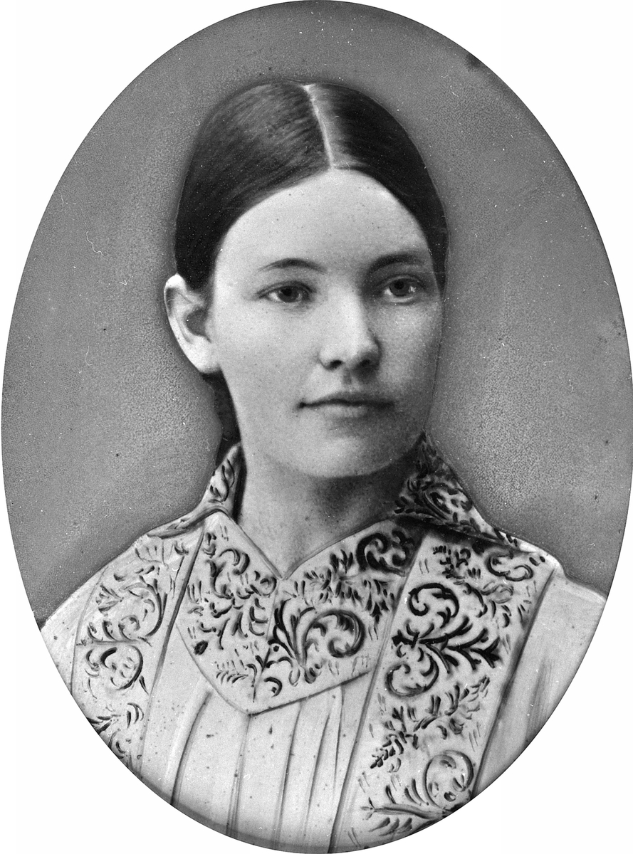 Anno Domkirkeodden, Fredrikke Amalie Holtemann Rynning Waaler, 07. 05. 1865 - 02. 02. 1952, skrev bysangen for Hamar. Har skrevet flere Sanger i Sangbok for Døves Vel av 1929. Se boka Historienom De Døves Vel S. 64.