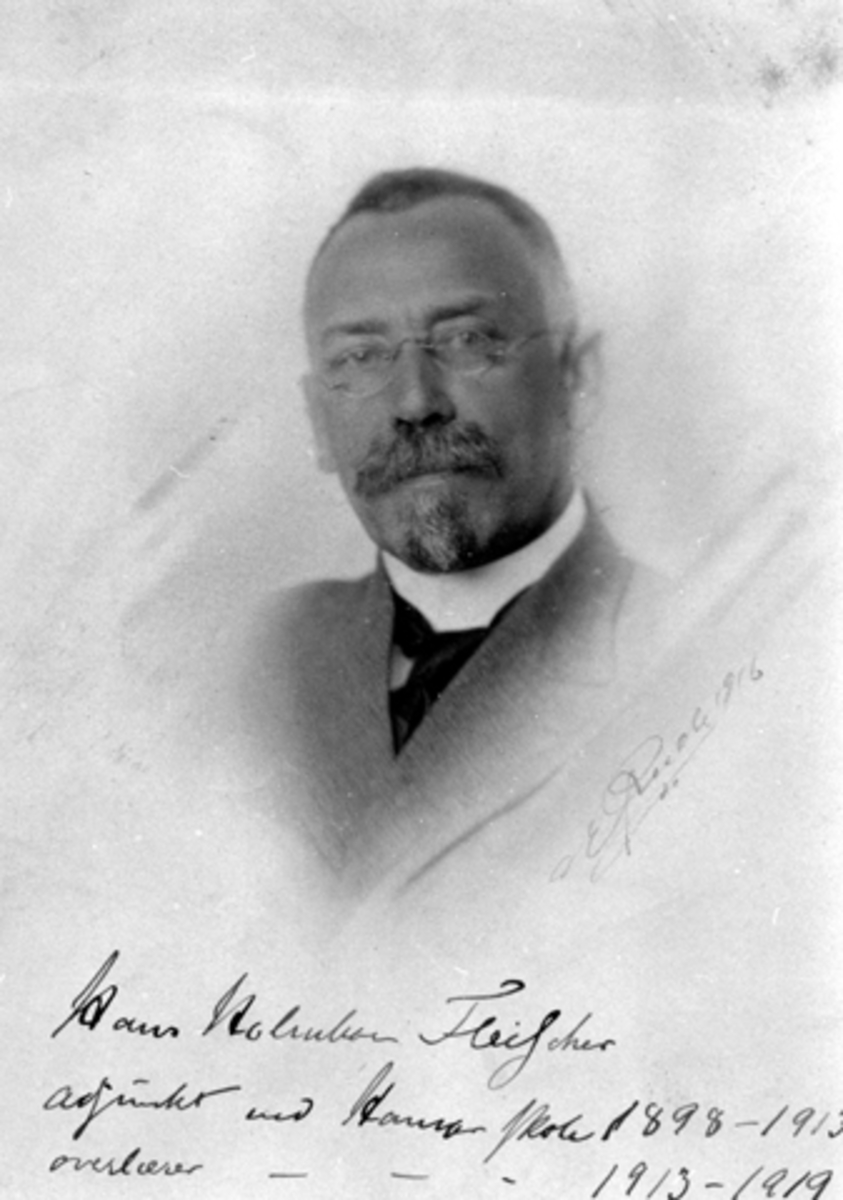 Anno Domkirkeodden, HANS HOLMBOE FLEISCHER, ADJUNKT OG OVERLÆRER PÅ HAMAR KATEDRALSKOLE 1898-1919.