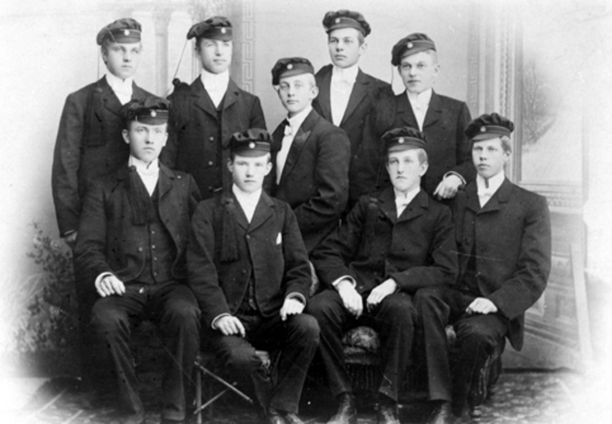 Anno Domkirkeodden, HAMAR KATEDRALSKOLE. GRUPPE 9 STUDENTER. NAVN SE REG. SKJEMA.