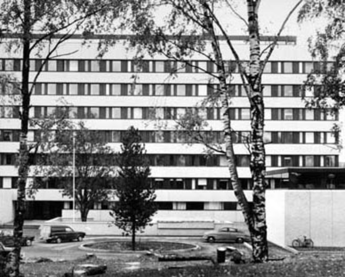 Anno Domkirkeodden, FYLKESHUSET I PARKGATA 64.