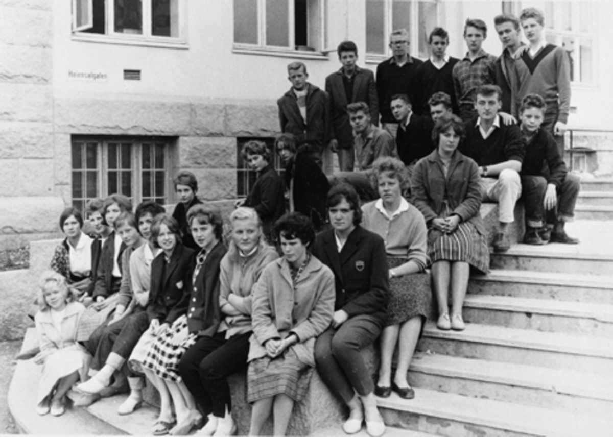 Anno Domkirkeodden, HAMAR KATEDRALSKOLE, GRUPPE ELEVER, UKJENTE, 1959.