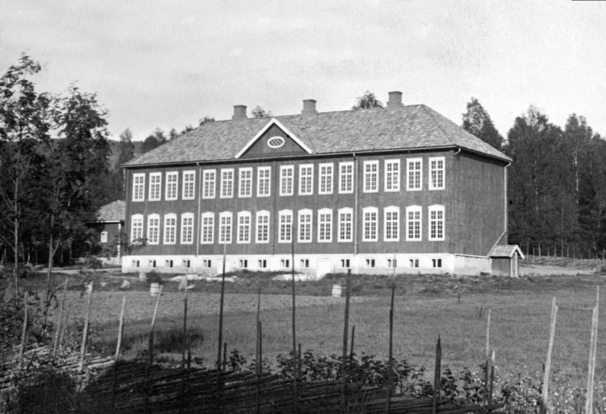 Anno Domkirkeodden, Eksteriør, Kilde skole, Moelv, Ringsaker.
