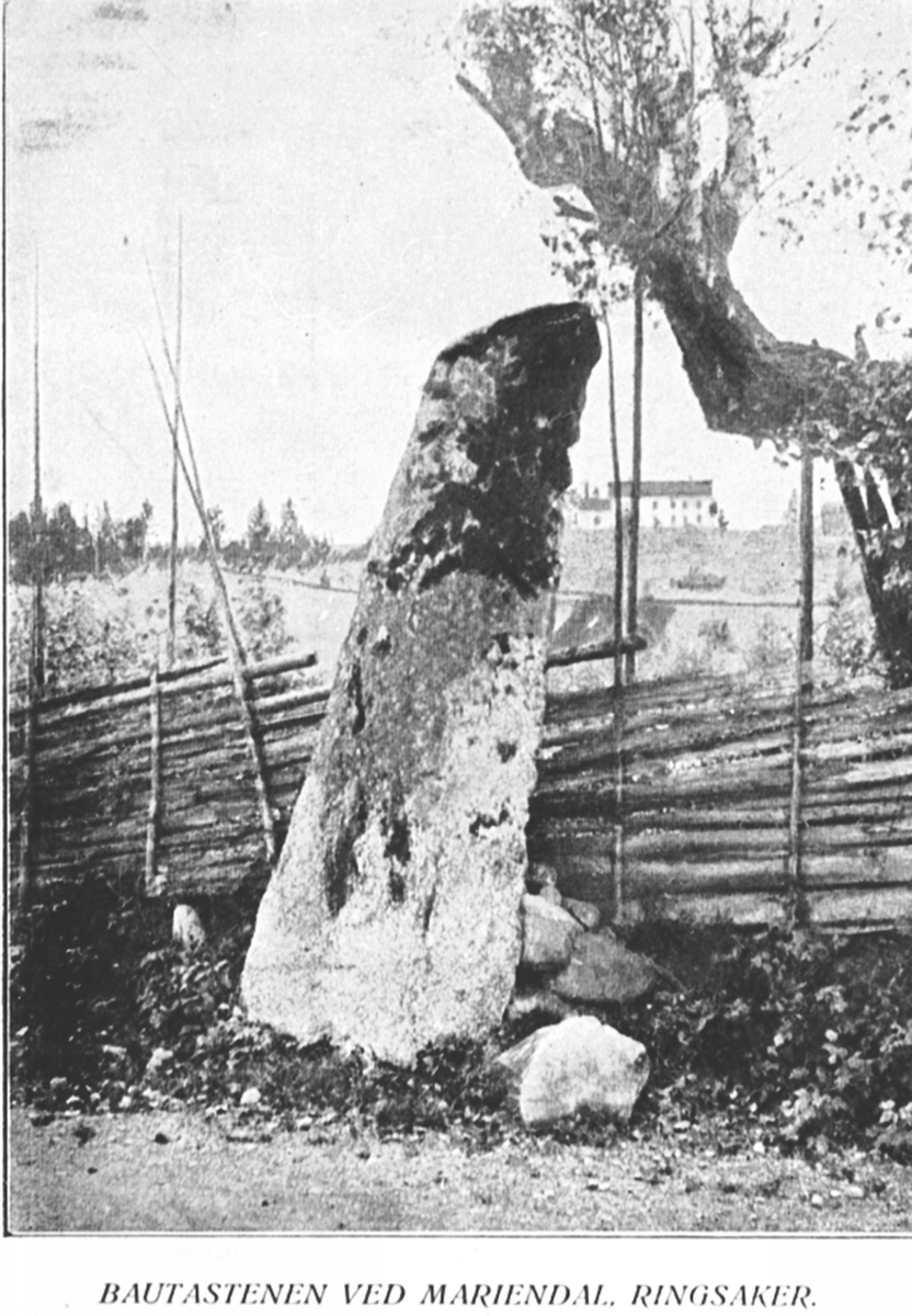 Anno Domkirkeodden, Bautastein ved Mariendal, Ringsaker. Åshøgdvegen. Fornminne.