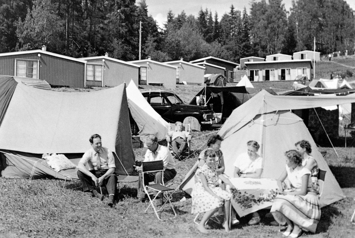 Anno Domkirkeodden, Campinghytter og telt på Hedmarktoppen camping og motell, Alhaug, Furnes.