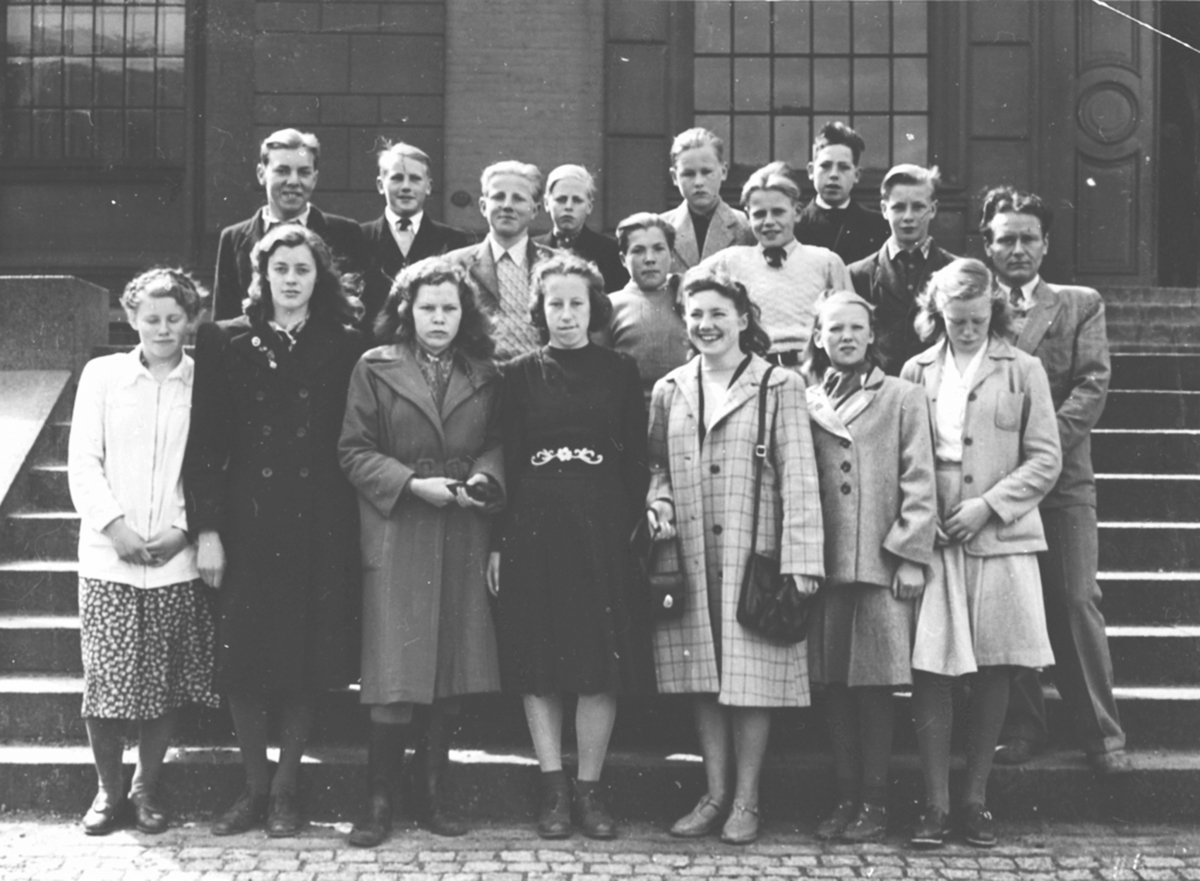 Anno Domkirkeodden, Elever og lærer ved Nes Fortsettelsesskole, framhaldskole, Ringsaker.