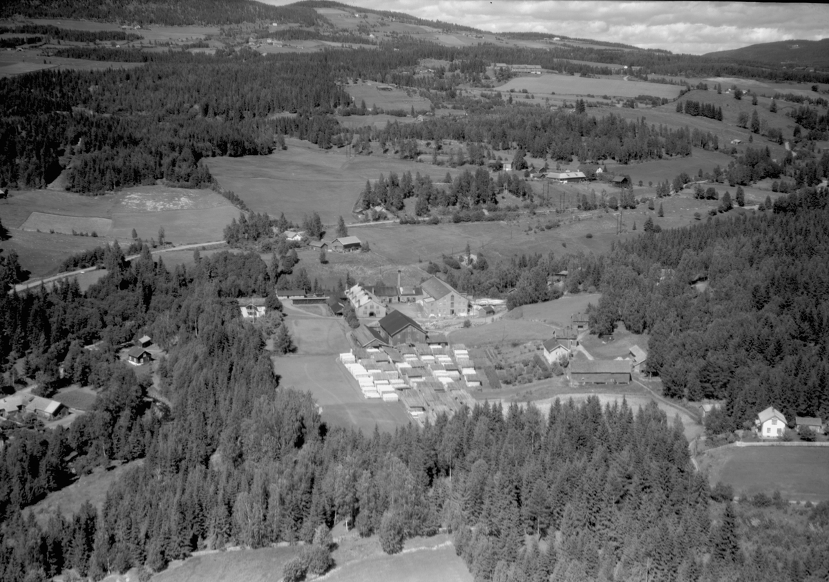Widerøes Flyveselskap A/S, Flyfoto av Moelven Bruk, Arnkvern, Ringsaker.