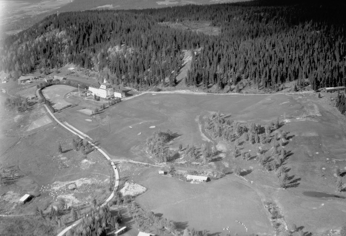Anno Domkirkeodden, Flyfoto av Høsbjør turisthotell, Furnes, Ringsaker.