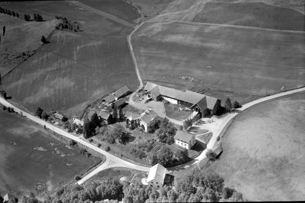 Anno Domkirkeodden, Flyfoto Arnkvern gard, Furnes, Ringsaker.