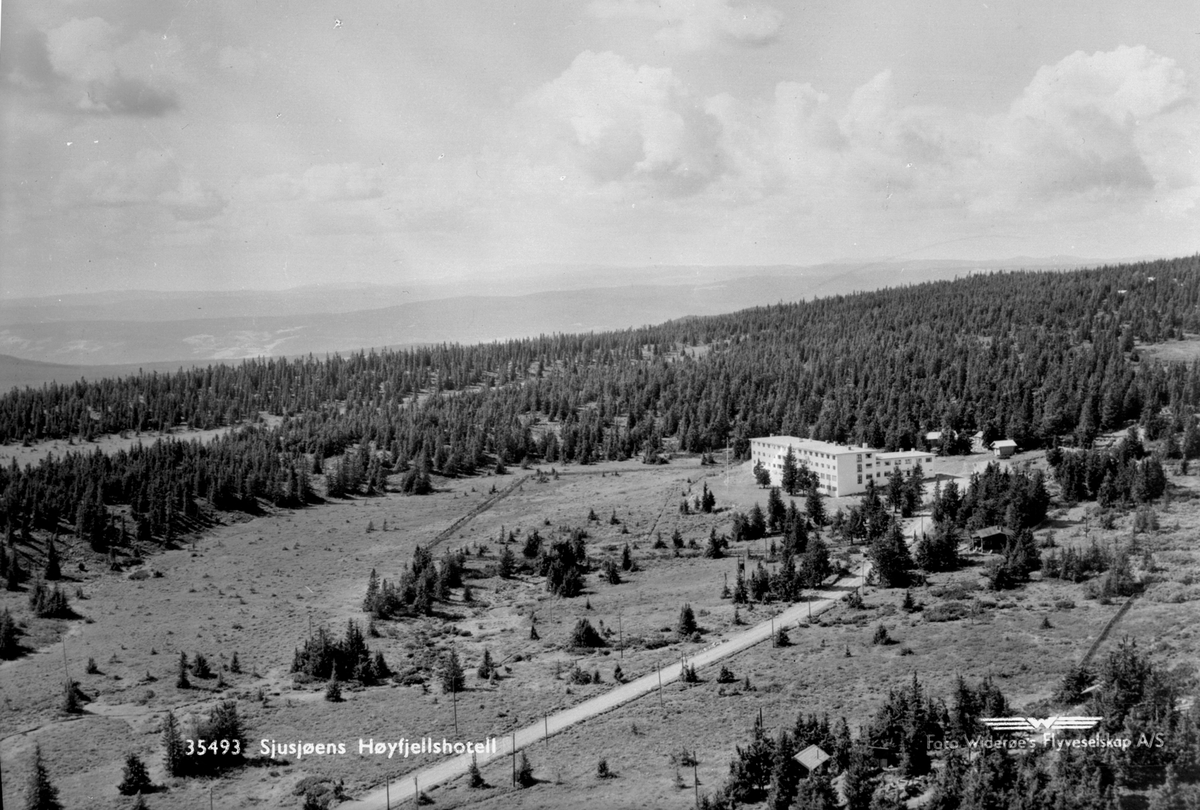Anno Domkirkeodden, Flyfoto av Sjusjøen høyfjellshotell , Ringsakerfjellet.