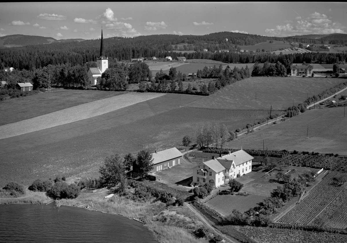 Anno Domkirkeodden, Flyfoto av Ringstrand gamlehjem, Ringsaker kirke. Tingvang forsamlingslokale.